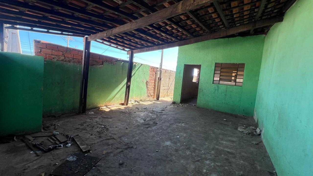 Terreno de esquina à venda com 408m² e casa para reforma por R$ 350.000 - Jardim Faculdade - Boituva/SP
