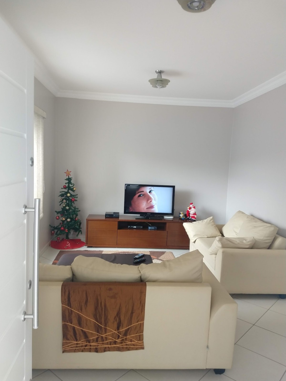 Casa com 3 dormitórios à venda, 217m² por R$ 880.000 em Cerquilho/SP