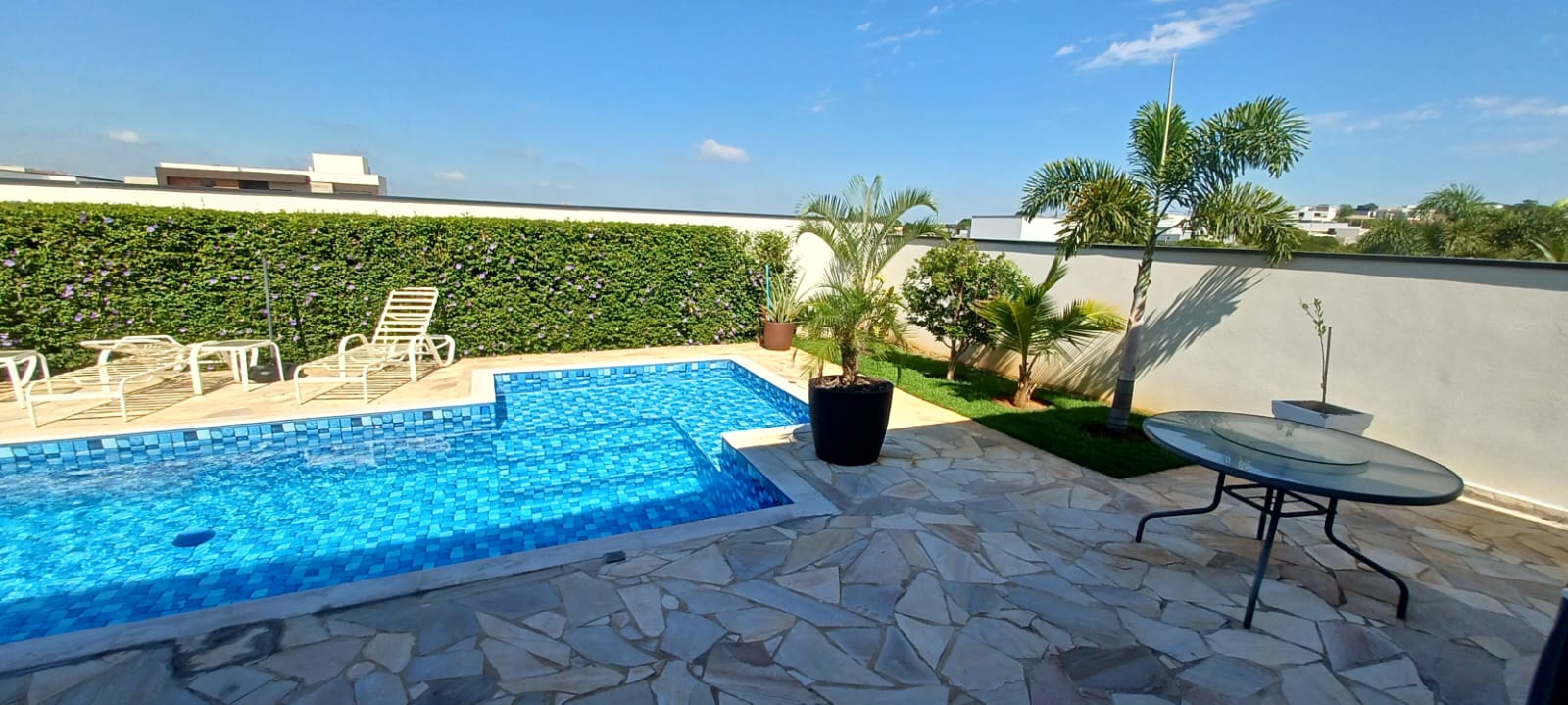 Casa com 3 suítes à venda, 257m² por R$ 1.690.000 no Condomínio Portal das Estrelas