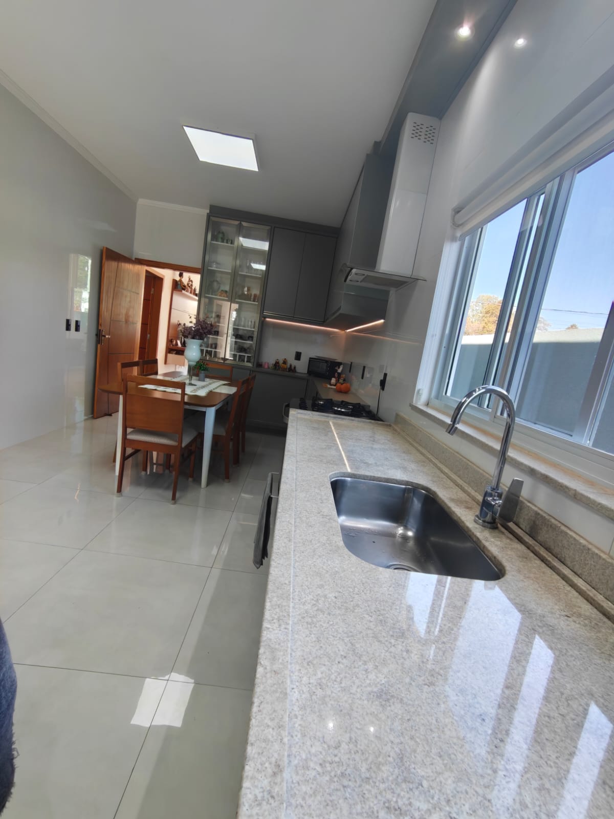 Casa com 3 dormitórios à venda, 130m² por R$ 870.000,00 - Condomínio Tropicália Garden - Boituva/SP
