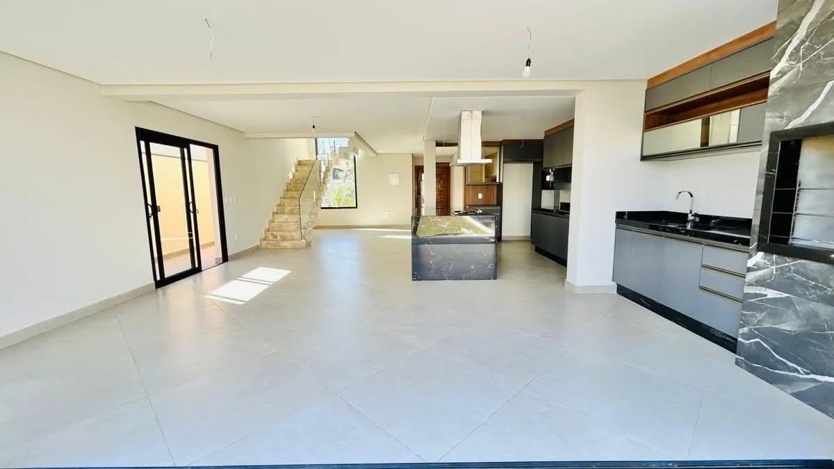 Casa com 3 suítes à venda, 211m² por R$ 1.539.000 – Condomínio Villa Verona