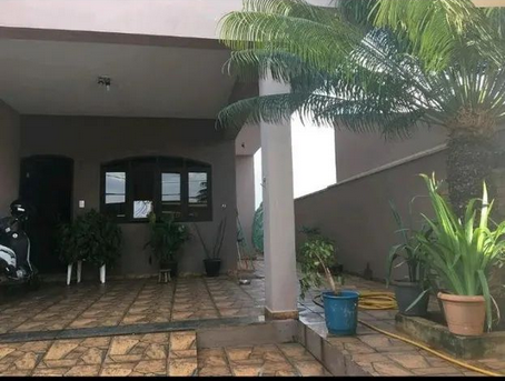 Sobrado à Venda no Jardim Wanderley