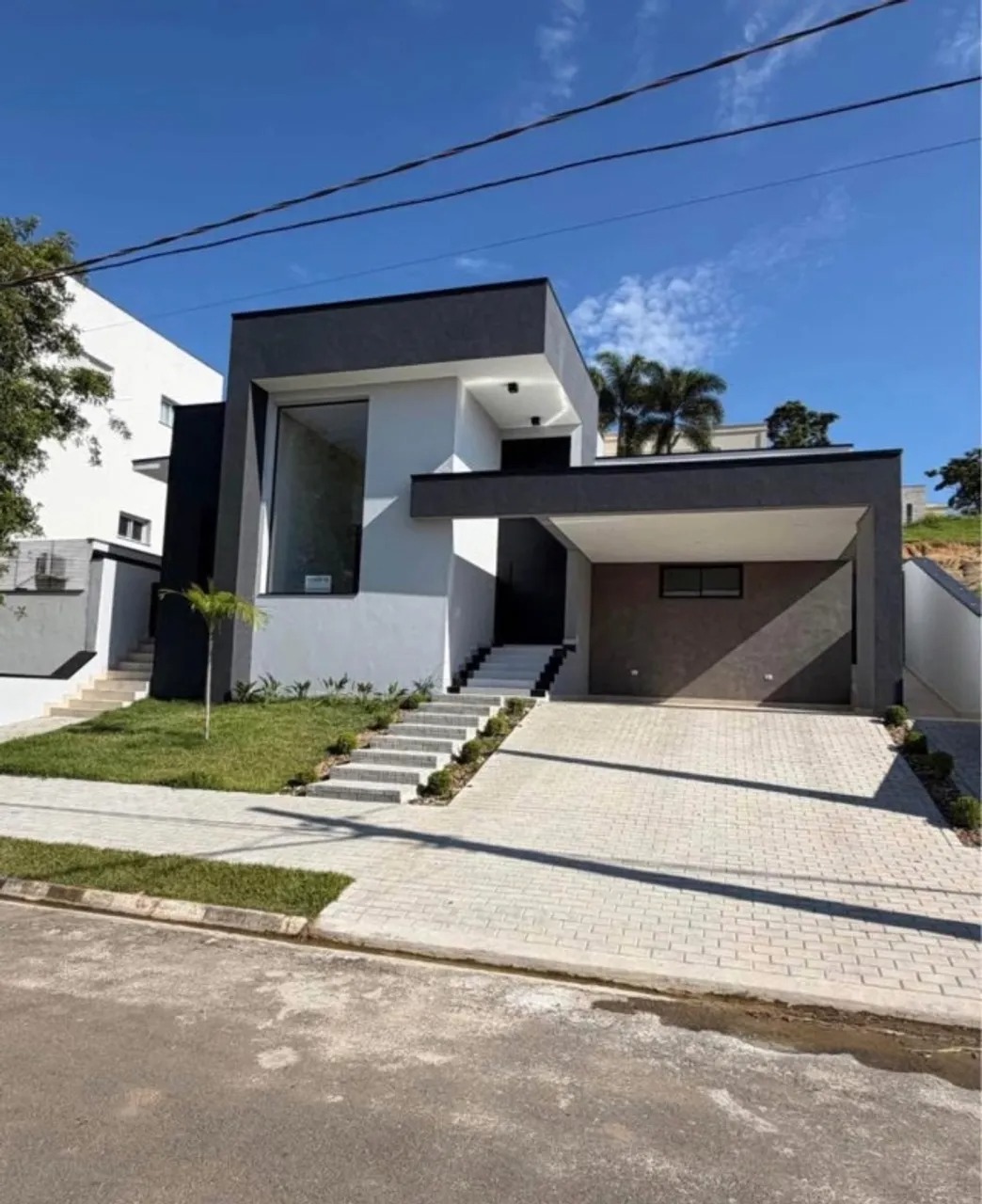 Casa Térrea à Venda no Condomínio Bosques do Junqueira – Alto Padrão, 3 Quartos, Piscina e 230m²
