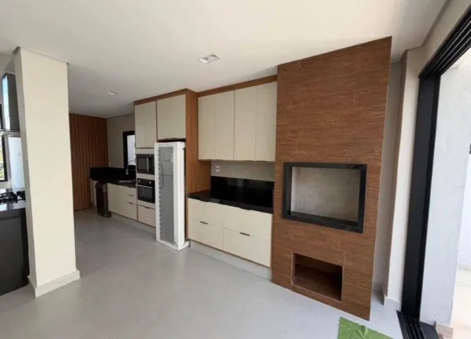 Casa Térrea à Venda no Condomínio Bosques do Junqueira – Alto Padrão, 3 Quartos, Piscina e 230m²