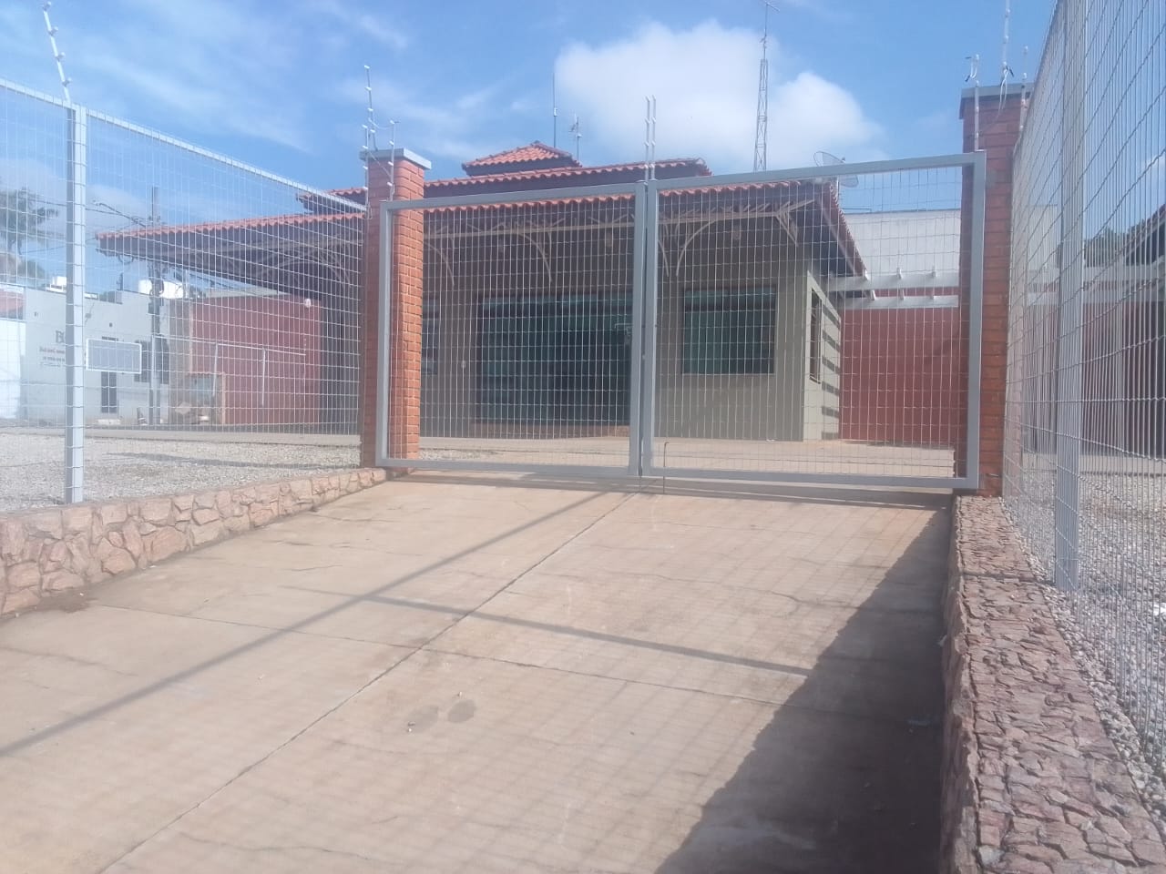 Casa Comercial no Centro de Tatuí - 3 Suítes, 10 Vagas e 700m² para Locação