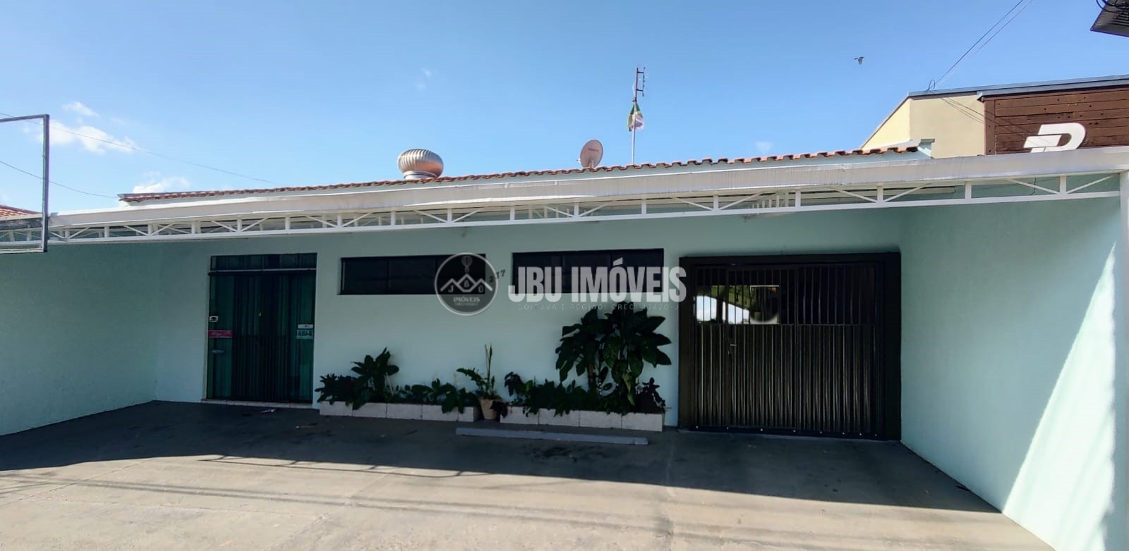 Casa com 3 dormitórios e salão comercial à venda por R$ 500.000 - Bairro São José - Cerquilho/SP