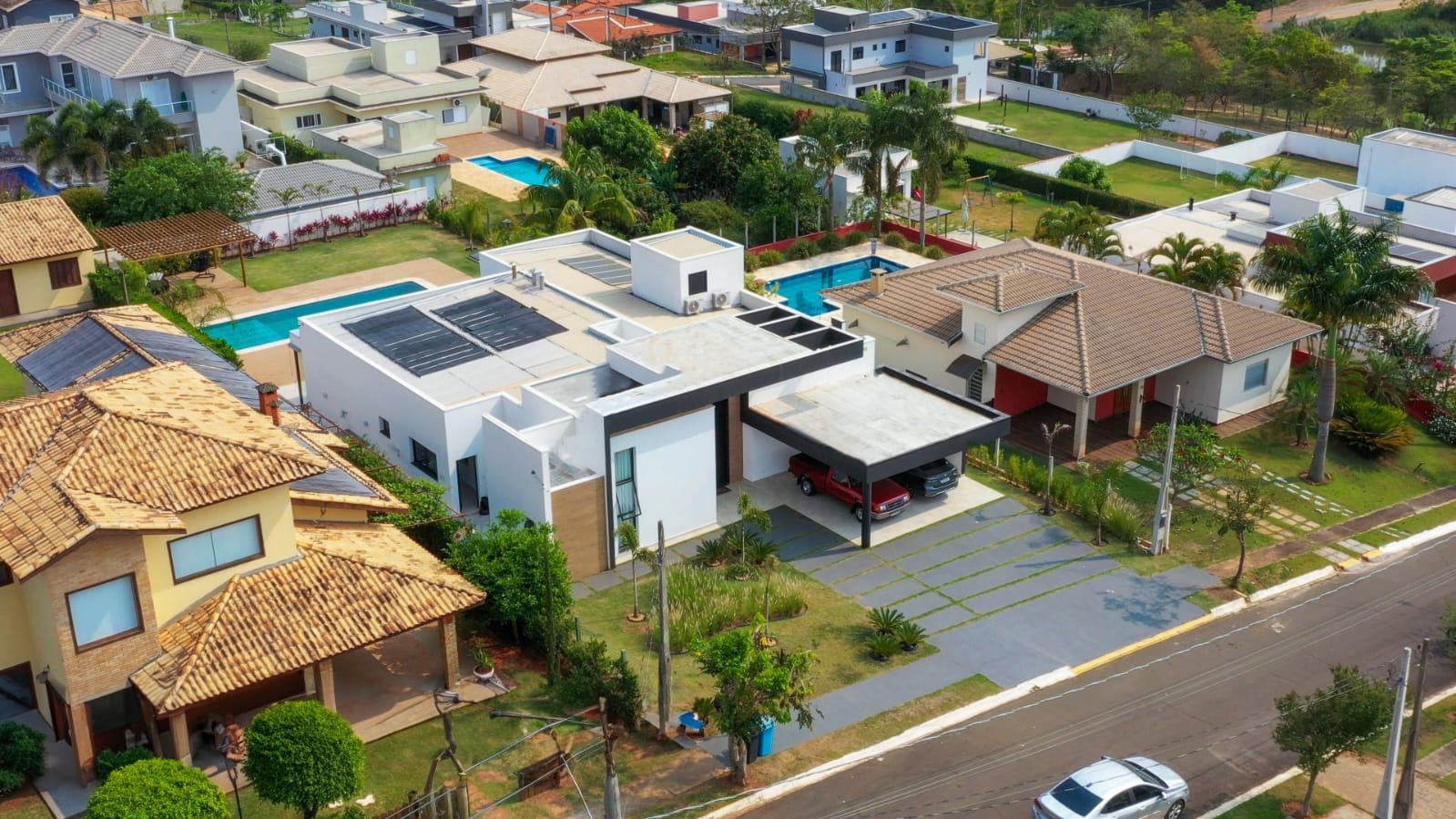 CHácara à Venda, 4 Suítes, 366m², R$ 2.399.000,00 - Portal dos Lagos - Boituva/SP