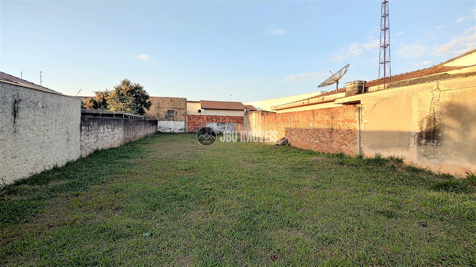 Terreno à venda, 420m² por R$ 420.000 - Chácara Labronici - Boituva/SP