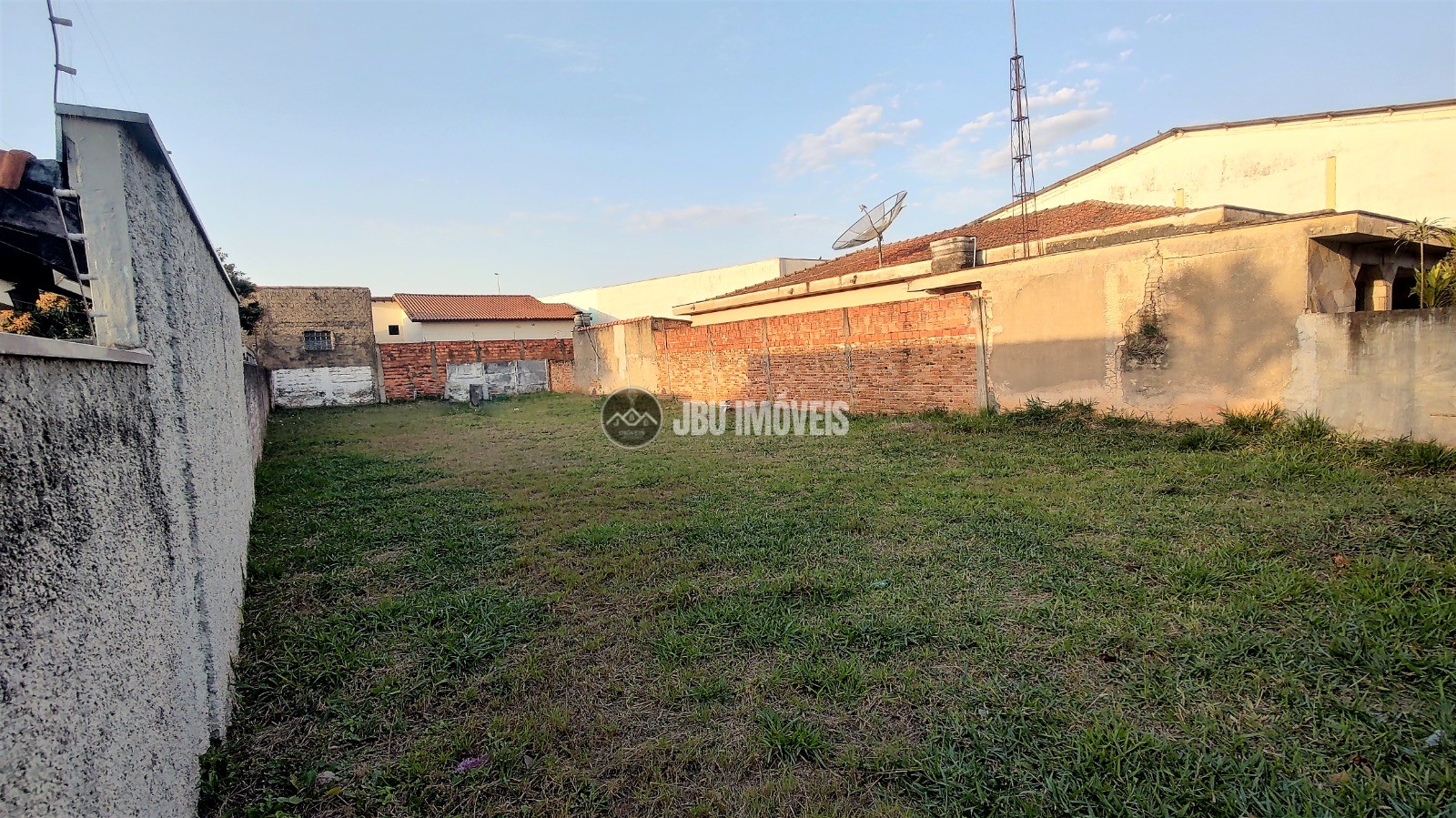 Terreno à venda, 420m² por R$ 420.000 - Chácara Labronici - Boituva/SP
