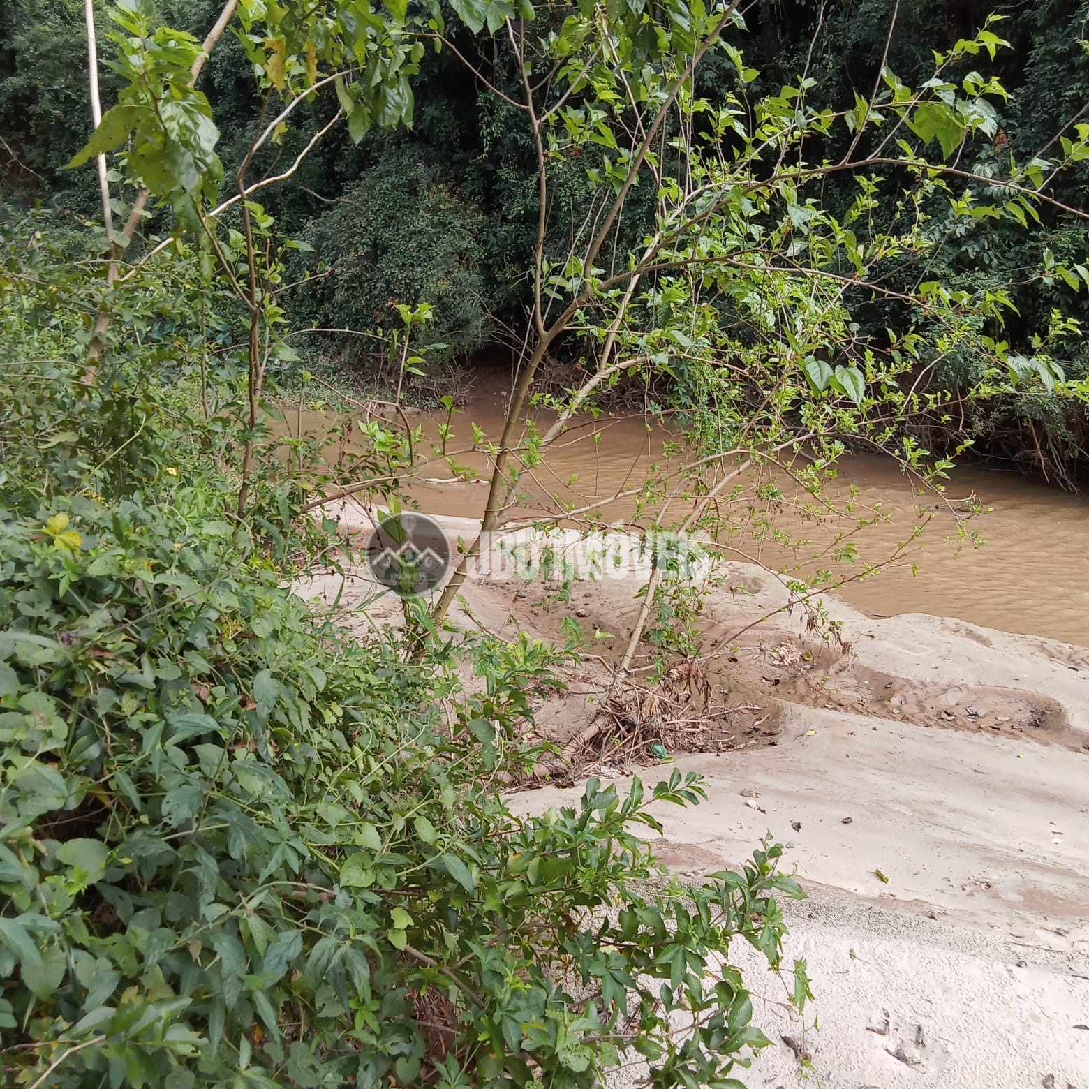 Chácara com 2 dormitórios à venda, 100m² por R$ 345.000 - Água Branca - Boituva/SP