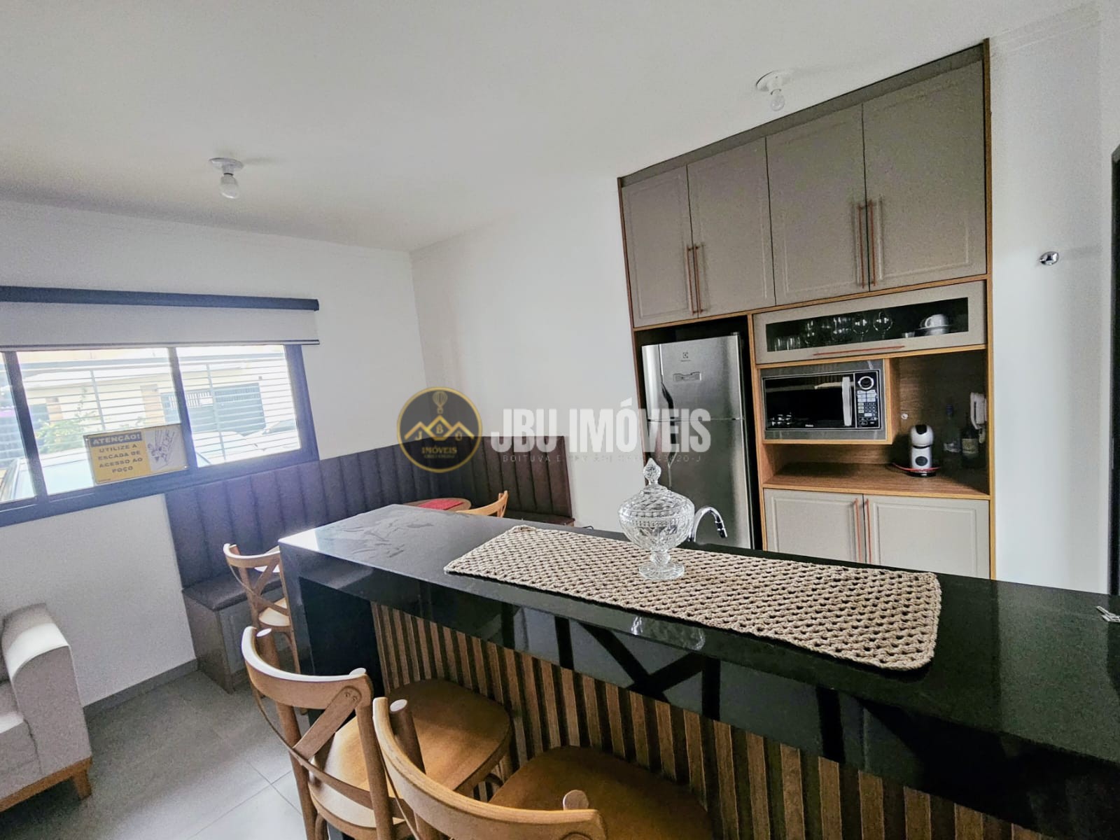Apartamento térreo mobiliado com 2 suítes e área gourmet à venda por R$ 570.000,00 - Portal Ville Azaleia - Boituva/SP