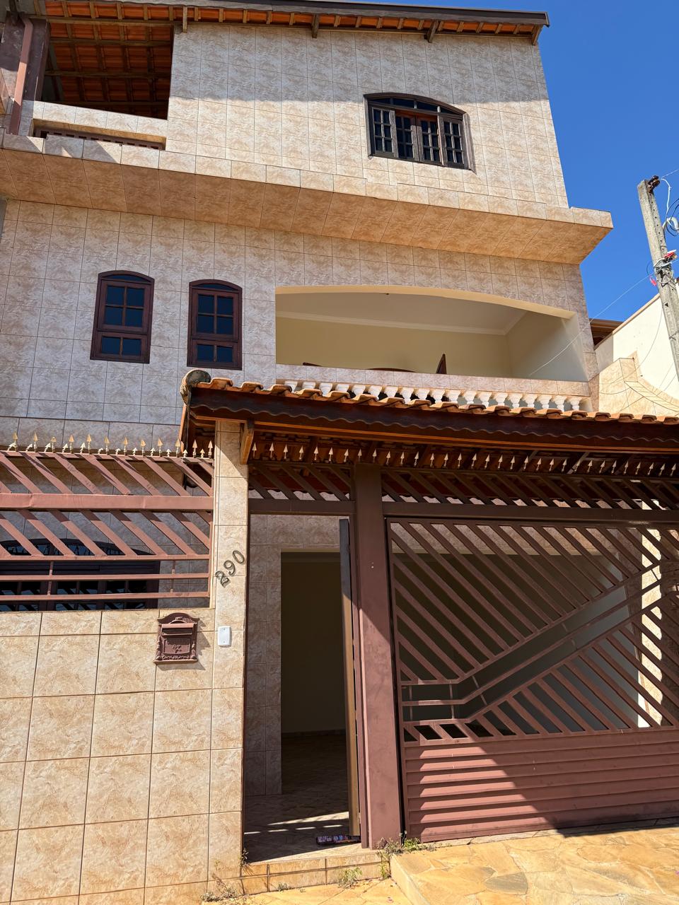 Sobrado com Ponto Comercial à Venda – 280 m² – Excelente Localização – R$ 615.000,00