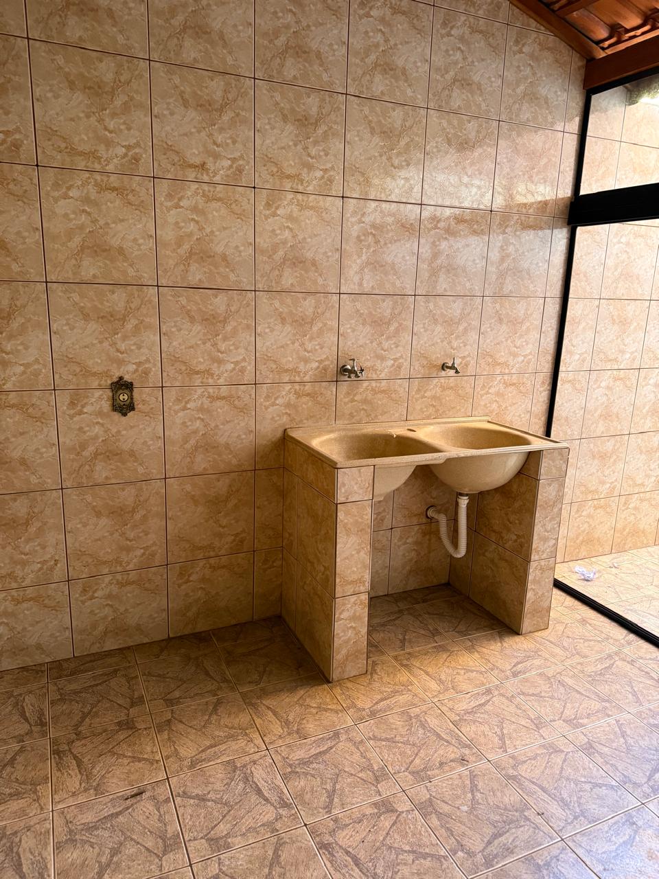 Sobrado com Ponto Comercial à Venda – 280 m² – Excelente Localização – R$ 615.000,00