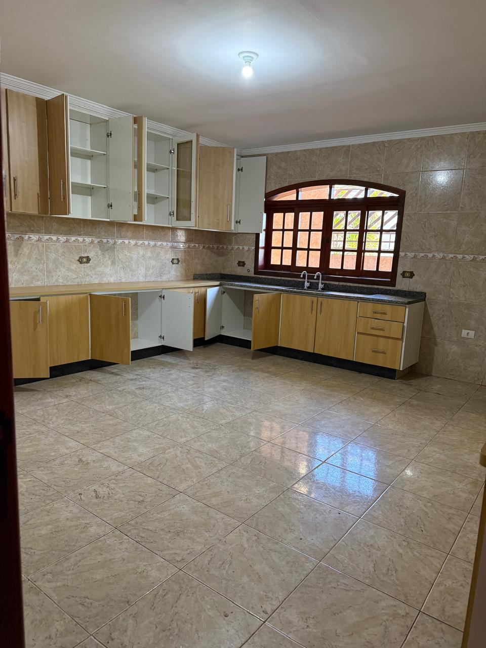 Sobrado com Ponto Comercial à Venda – 280 m² – Excelente Localização – R$ 615.000,00