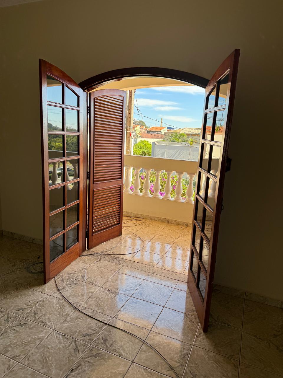 Sobrado com Ponto Comercial à Venda – 280 m² – Excelente Localização – R$ 615.000,00