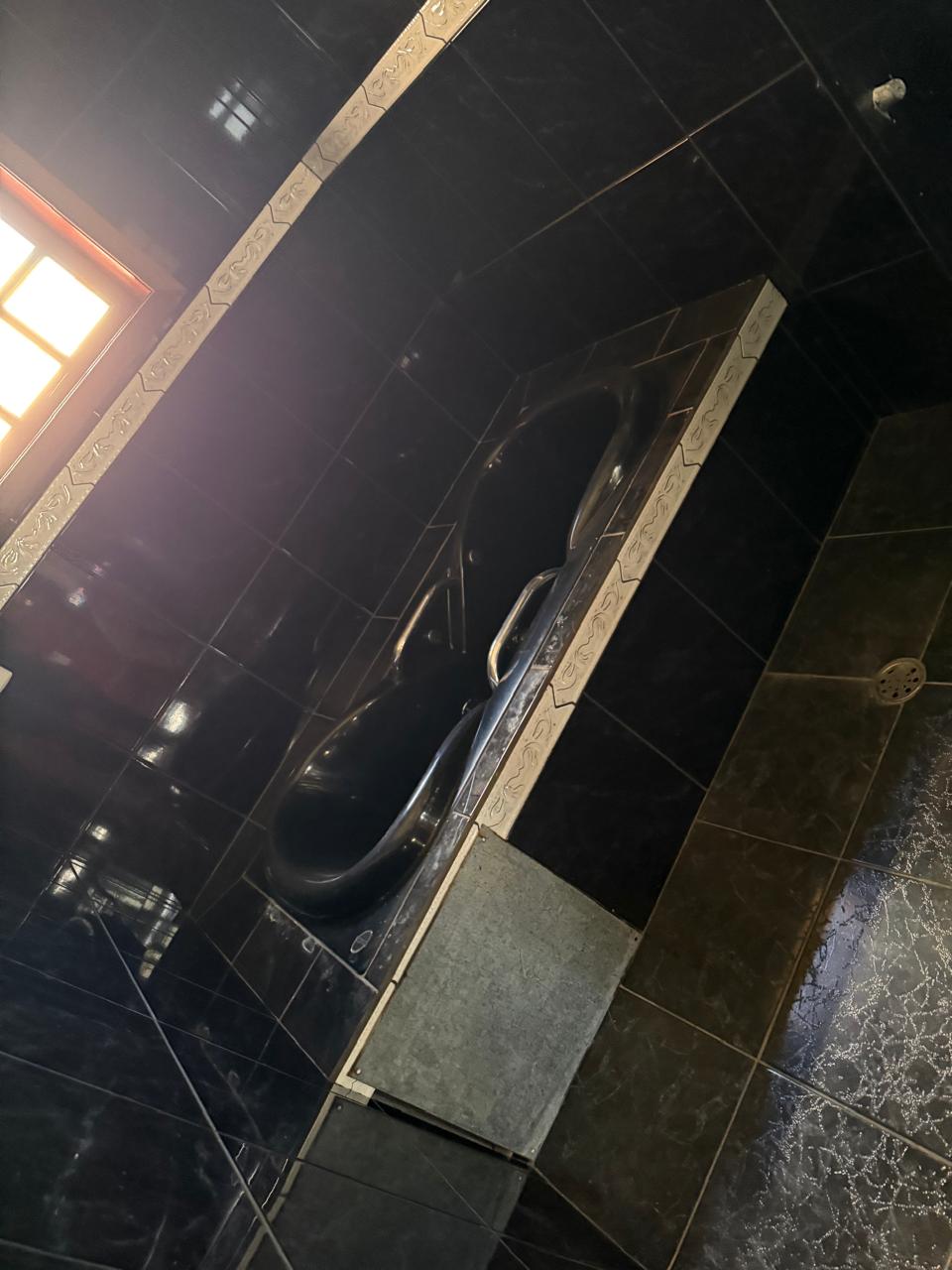 Sobrado com Ponto Comercial à Venda – 280 m² – Excelente Localização – R$ 615.000,00