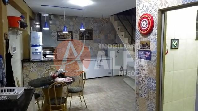 Casa à venda com 3 quartos, 220m² - Foto 14