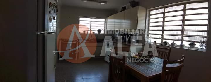 Casa à venda com 4 quartos, 250m² - Foto 6