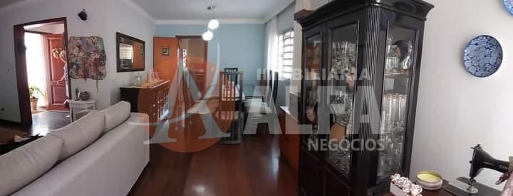 Casa à venda com 4 quartos, 250m² - Foto 11