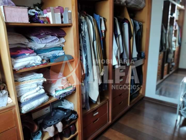 Casa à venda com 4 quartos, 250m² - Foto 25