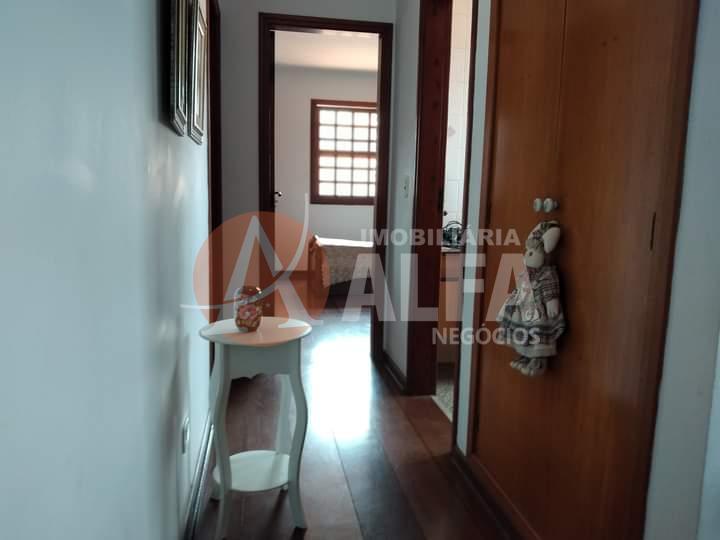 Casa à venda com 4 quartos, 250m² - Foto 26