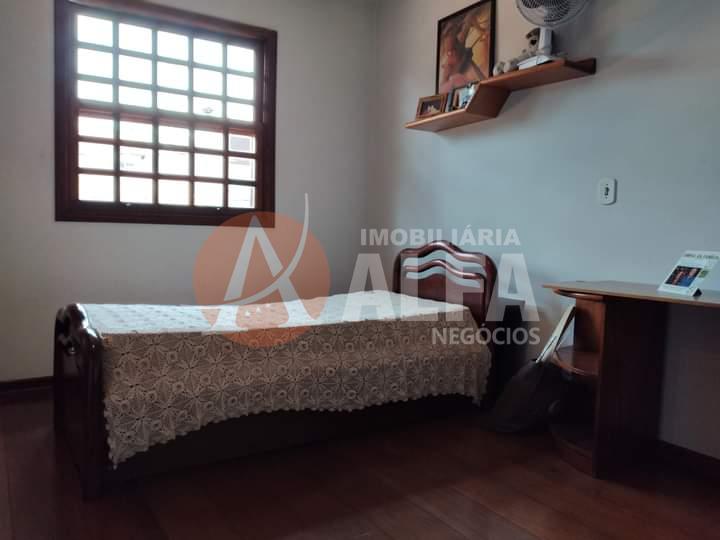 Casa à venda com 4 quartos, 250m² - Foto 28