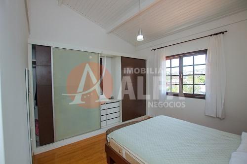 Casa à venda com 4 quartos, 2339m² - Foto 11