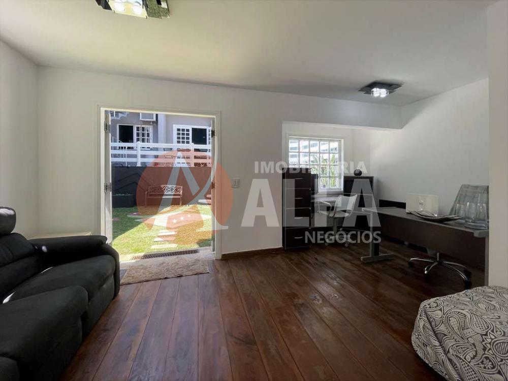 Casa à venda com 5 quartos, 285m² - Foto 15