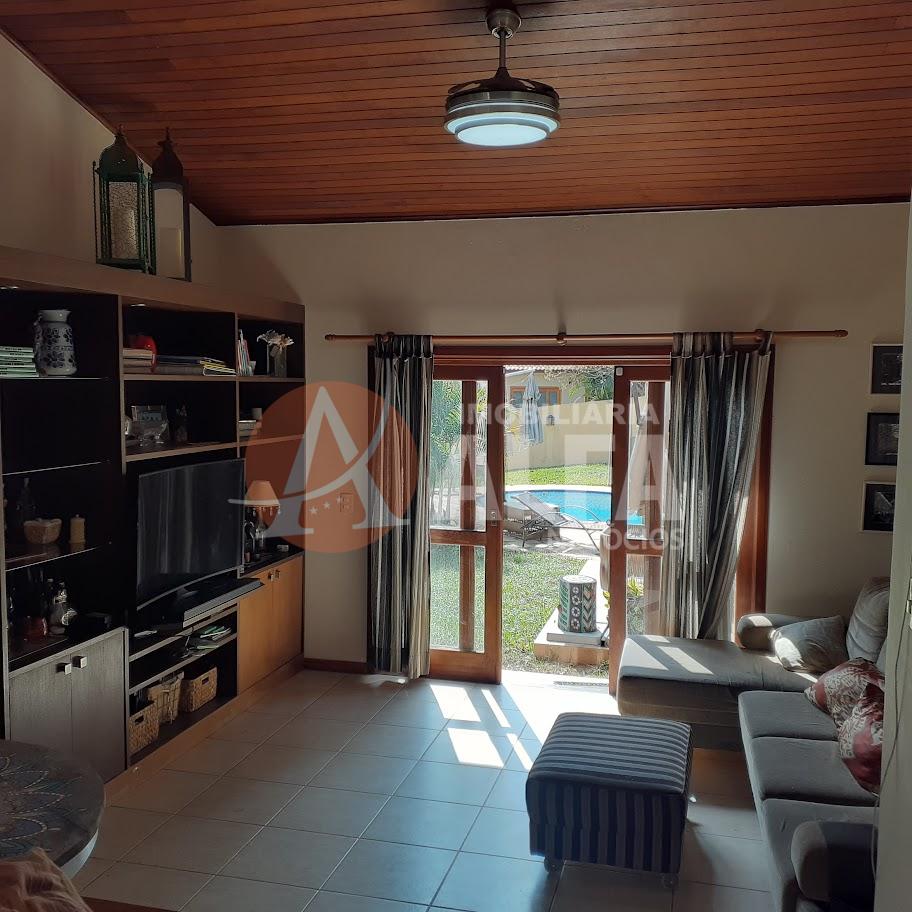 Casa à venda com 3 quartos, 232m² - Foto 9