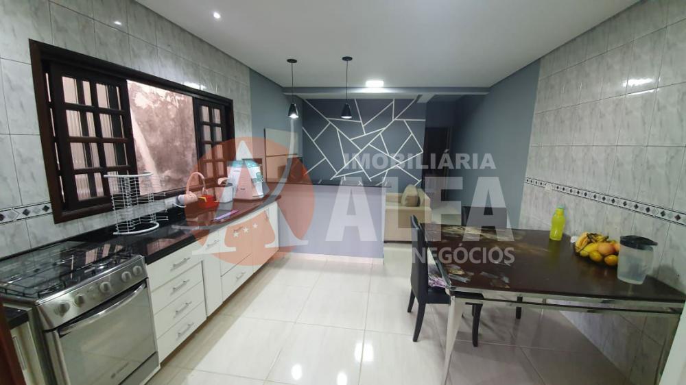 Casa à venda com 3 quartos, 220m² - Foto 4