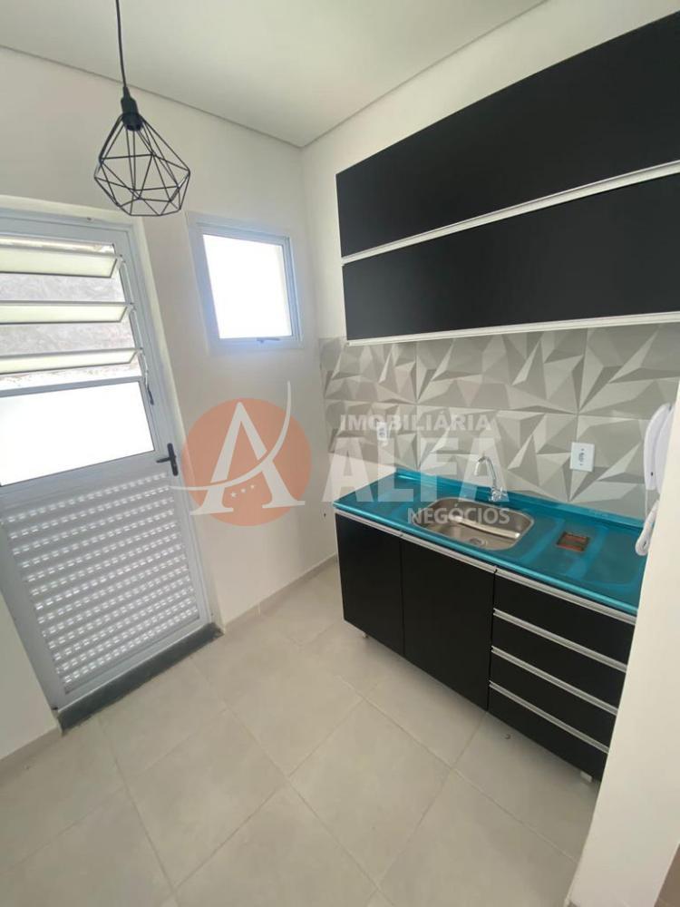 Casa à venda com 2 quartos, 50m² - Foto 4