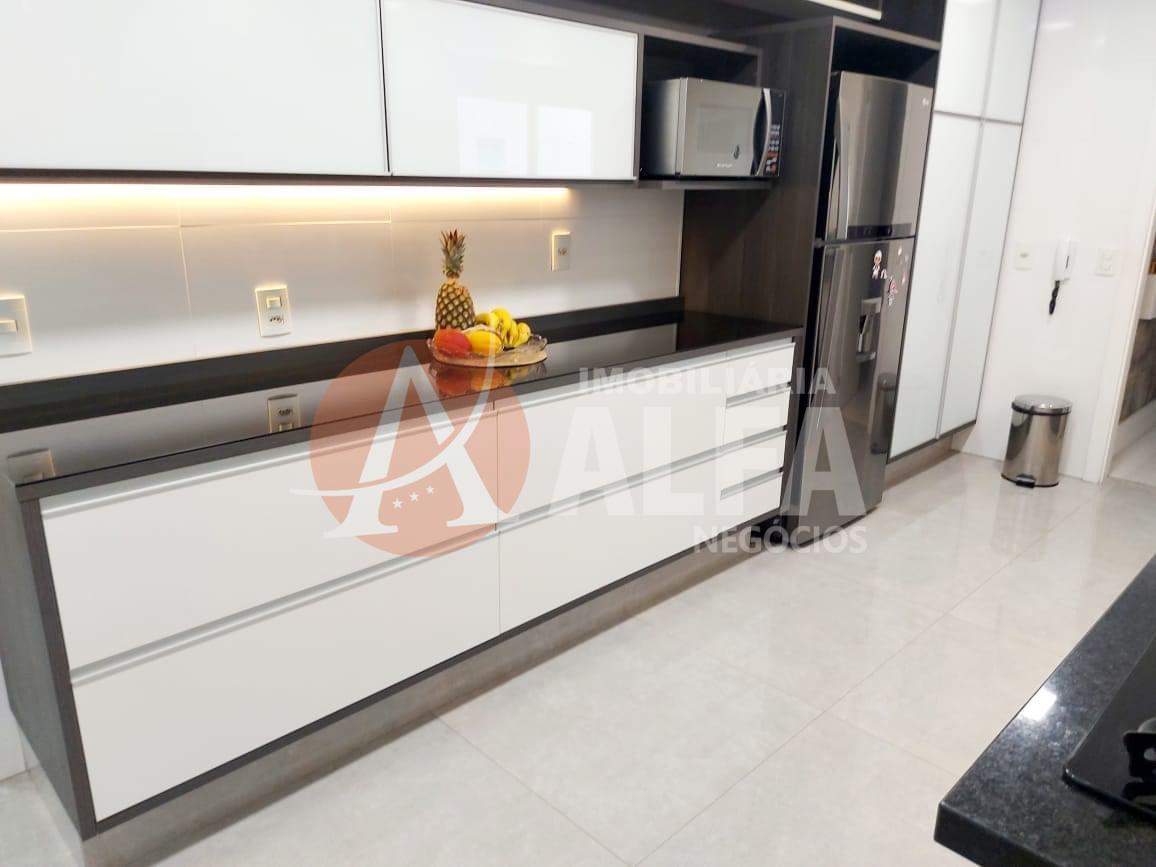 Apartamento à venda com 3 quartos, 194m² - Foto 15