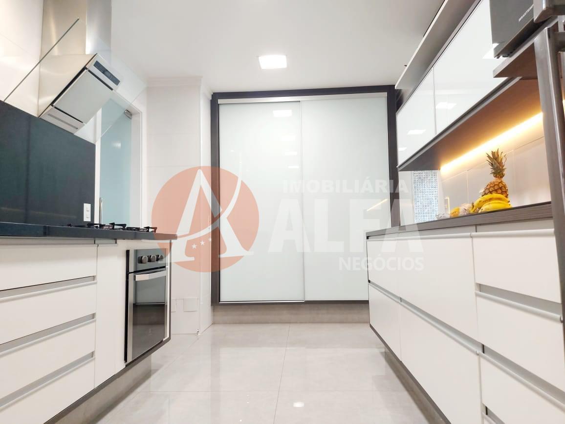 Apartamento à venda com 3 quartos, 194m² - Foto 17