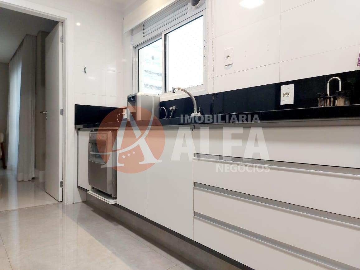 Apartamento à venda com 3 quartos, 194m² - Foto 18