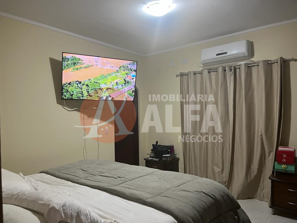 Casa à venda com 4 Dormitórios - Condomínio Dom Henrique III - Cotia / SP