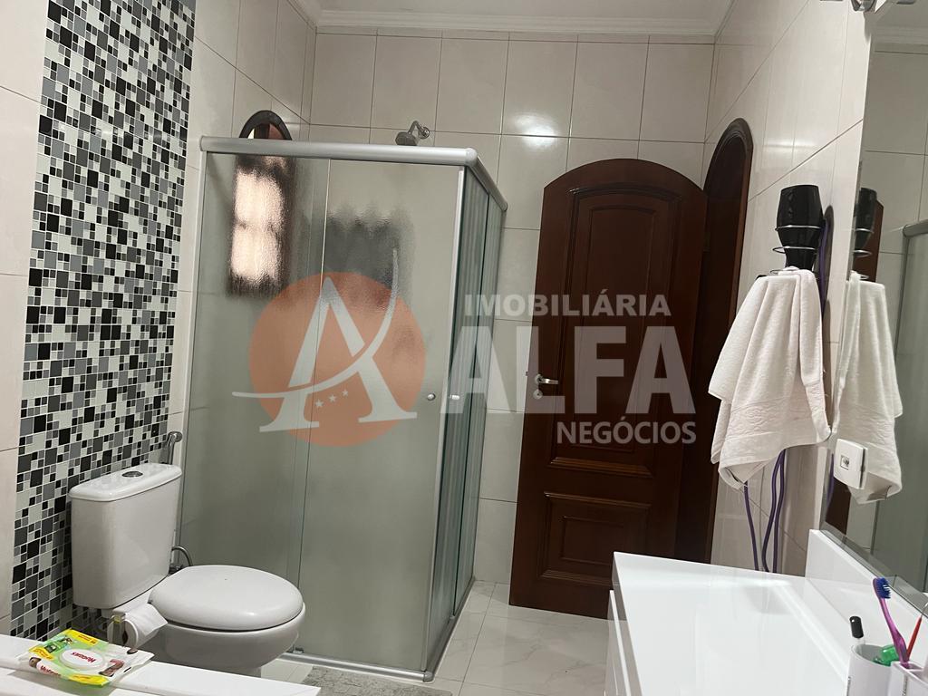 Casa à venda com 4 Dormitórios - Condomínio Dom Henrique III - Cotia / SP