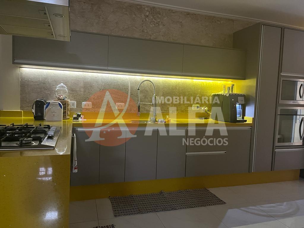 Casa à venda com 4 Dormitórios - Condomínio Dom Henrique III - Cotia / SP