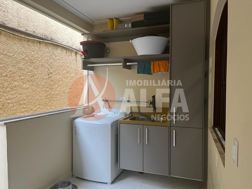 Casa à venda com 4 Dormitórios - Condomínio Dom Henrique III - Cotia / SP