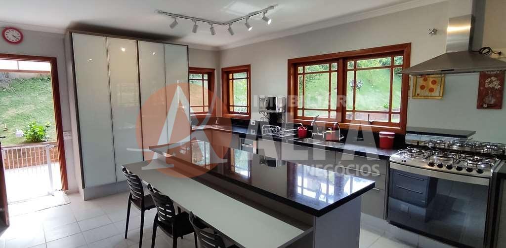 Casa à venda com 3 quartos, 330m² - Foto 9