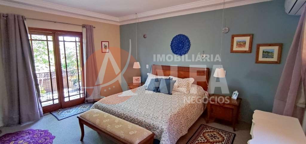 Casa à venda com 3 quartos, 330m² - Foto 13