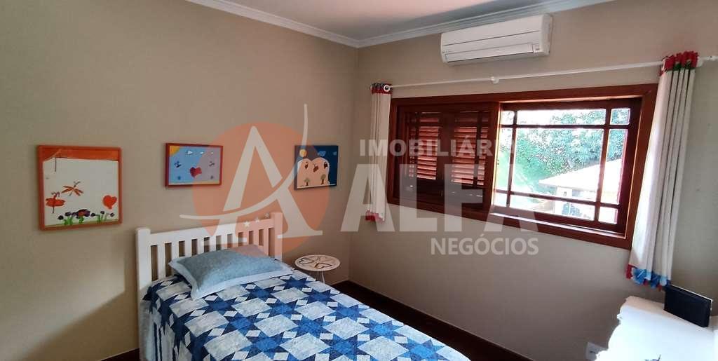 Casa à venda com 3 quartos, 330m² - Foto 11