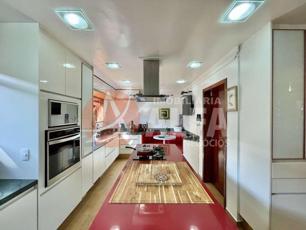 Casa à venda com 4 quartos, 1806m² - Foto 13