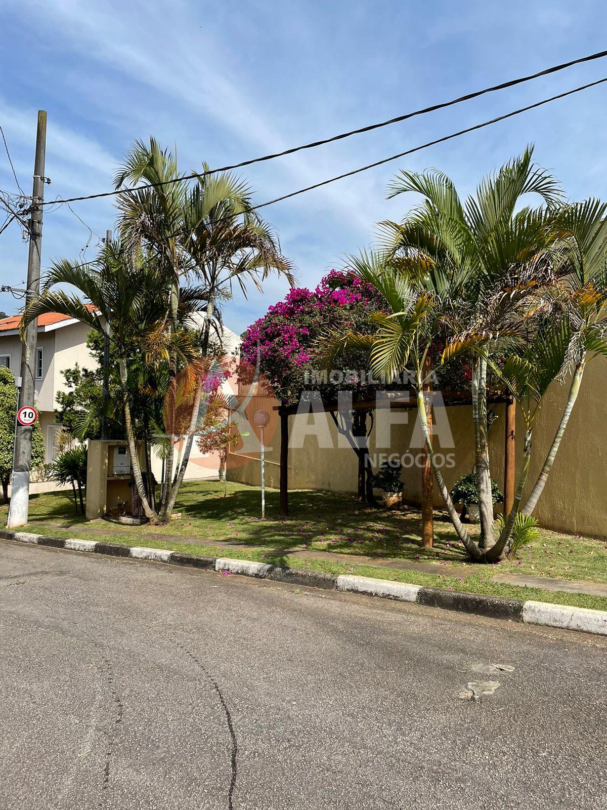 Casa com 2 Dormitórios - Condomínio Residencial Villas da Granja I - Cotia - SP