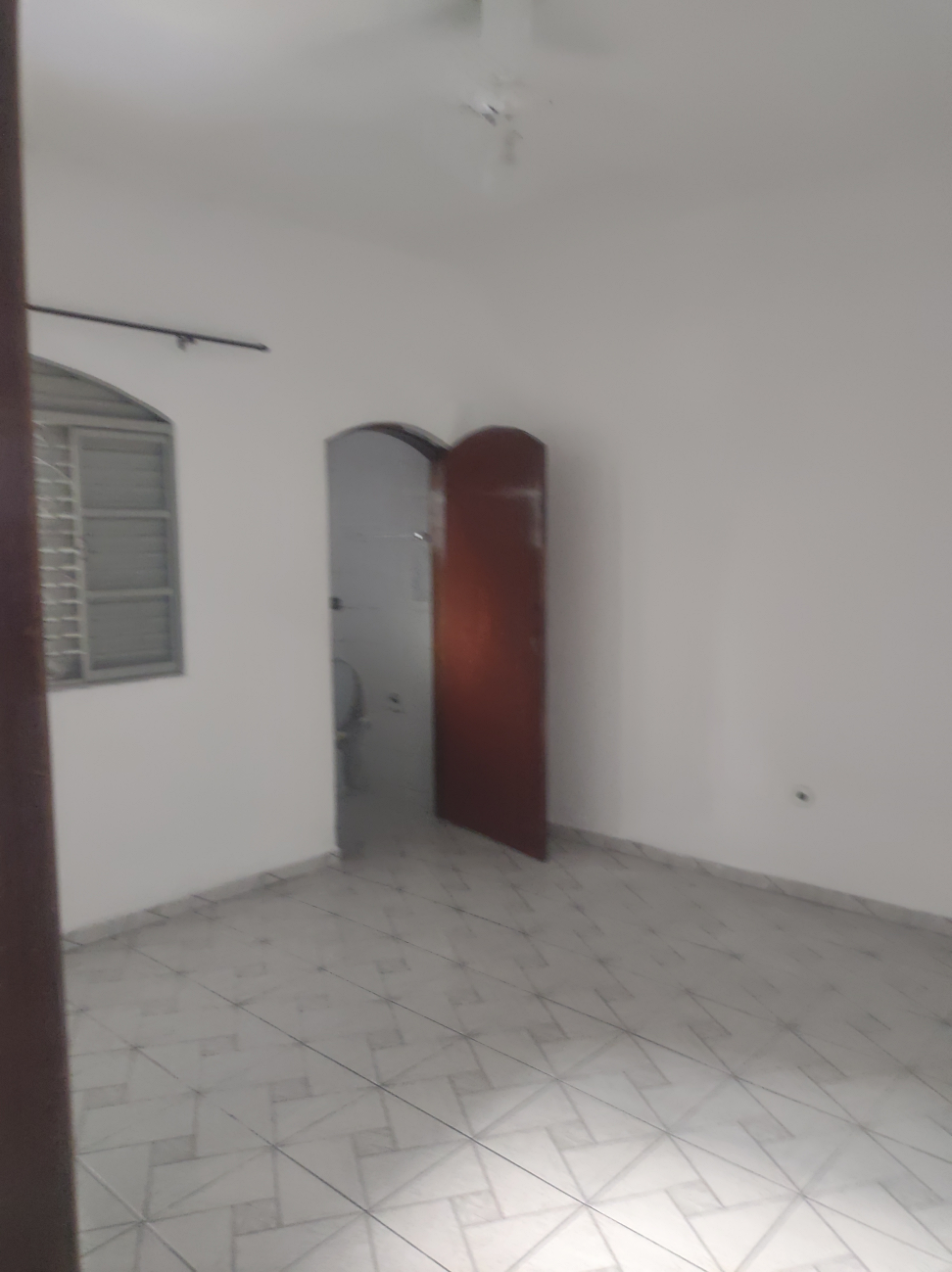 Casa para alugar com 2 quartos, 40m² - Foto 4