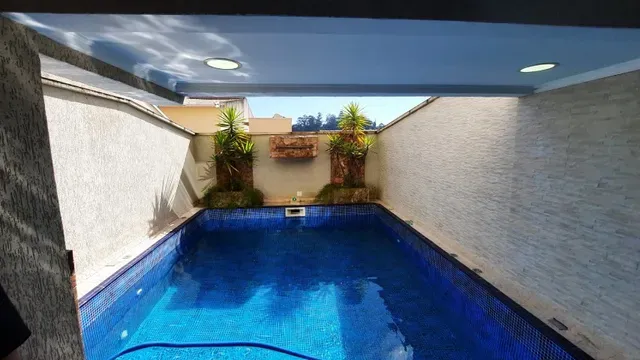 Casa para alugar com 3 quartos, 130m² - Foto 1