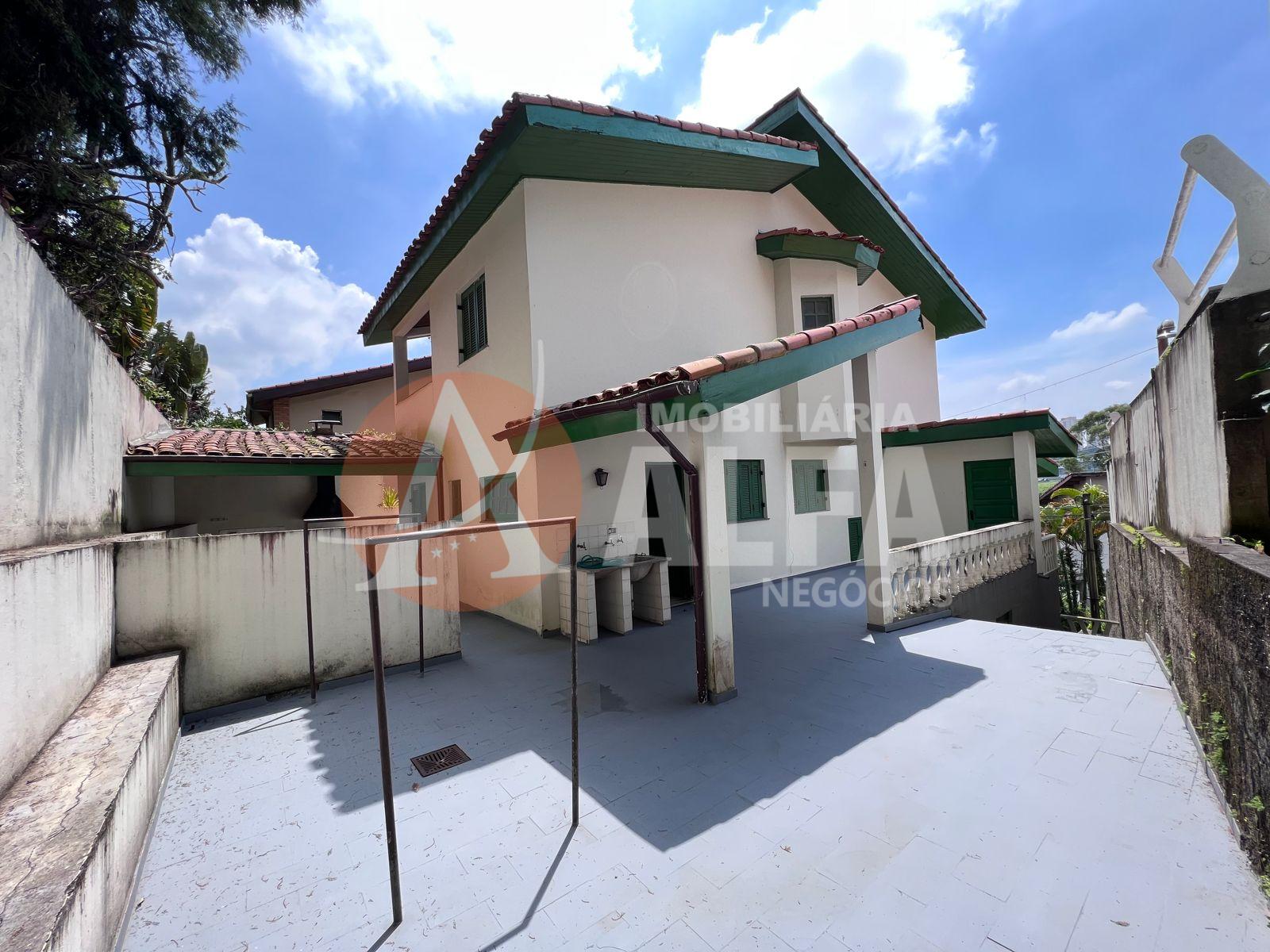 Casa com 3 Dormitórios - Condomínio Petit Village - COTIA/SP
