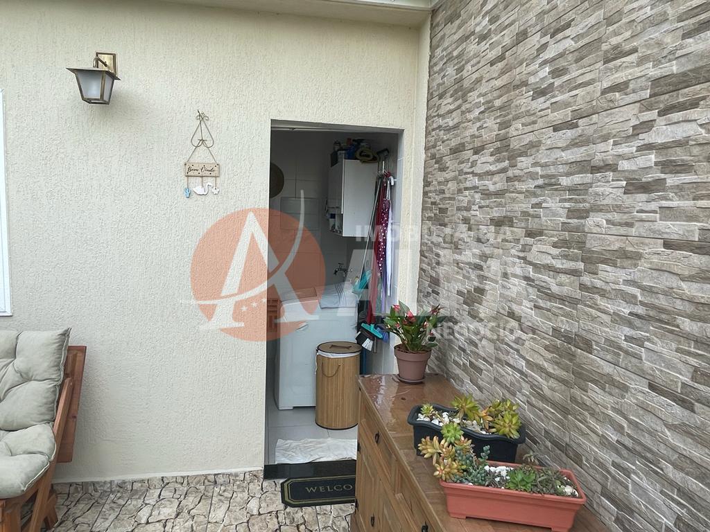 Casa com 2 Suites Condomínio Ipê Amarelo -  Chácara Pavoeiro - Cotia - SP