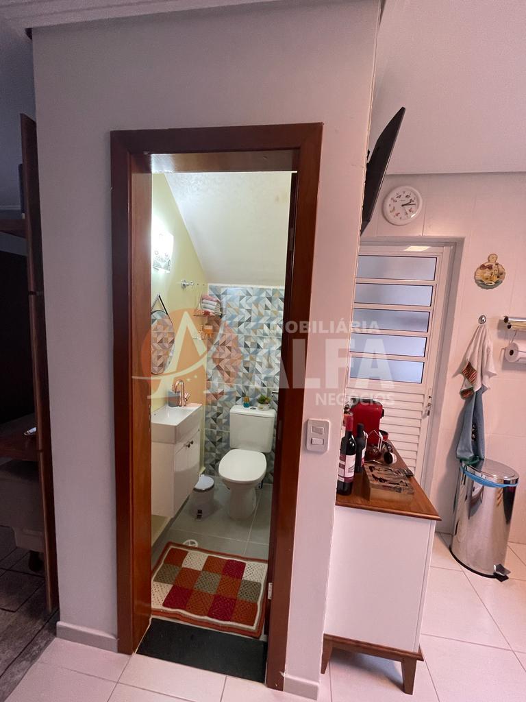 Casa com 2 Suites Condomínio Ipê Amarelo -  Chácara Pavoeiro - Cotia - SP