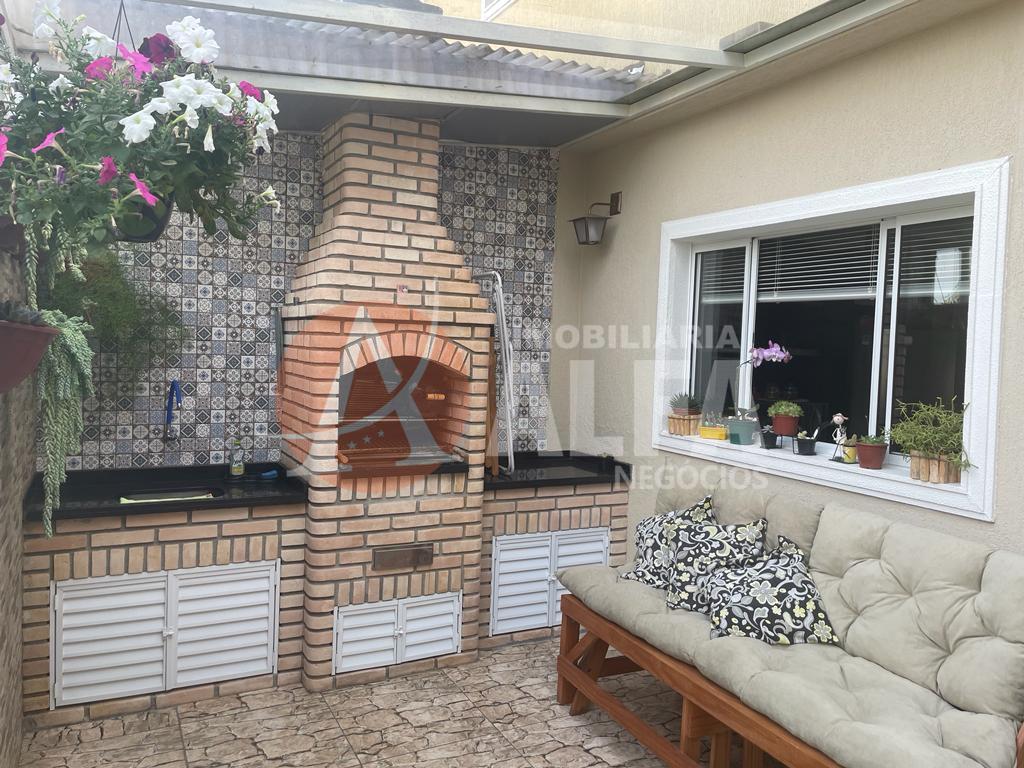 Casa com 2 Suites Condomínio Ipê Amarelo -  Chácara Pavoeiro - Cotia - SP