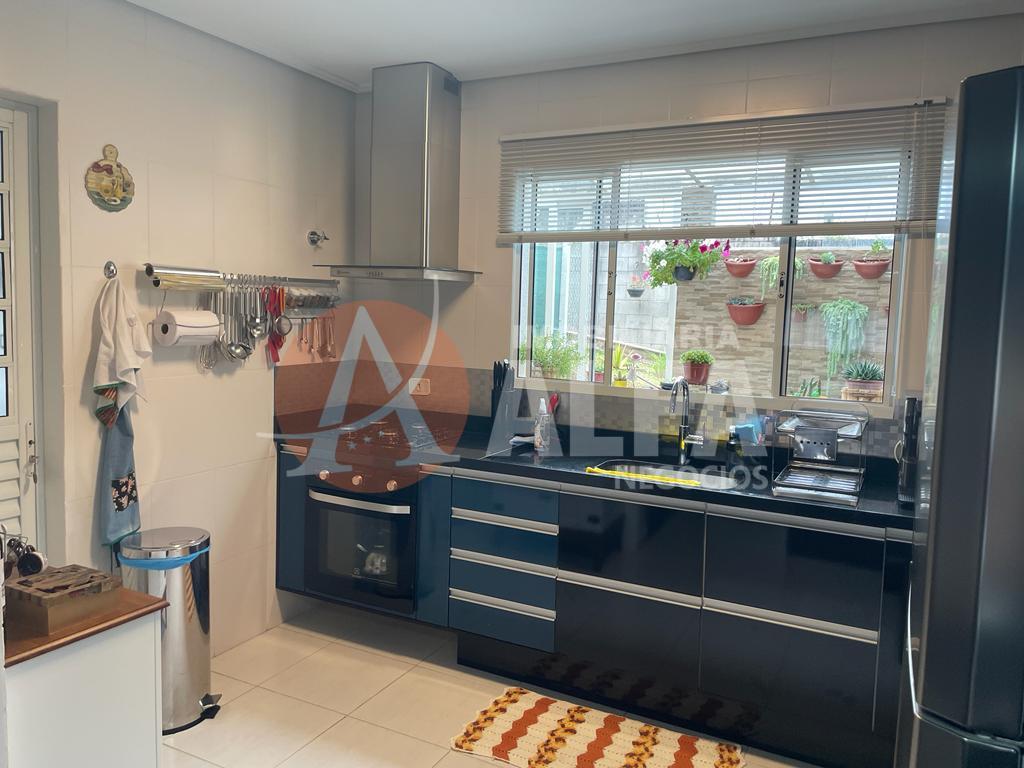 Casa com 2 Suites Condomínio Ipê Amarelo -  Chácara Pavoeiro - Cotia - SP